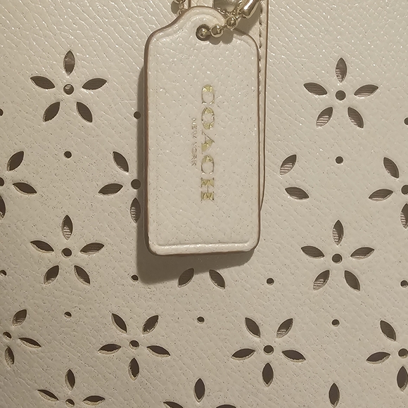 Coach light pink laser cut flower leather shoulder tote EUC #F38158 - Picture 3 of 16